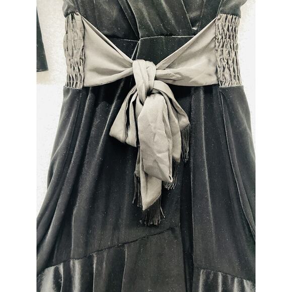 Maison Tara Dress Womens 10 Black Velvet Midi Smocked Waist Goth whimsigoth - Picture 3 of 8